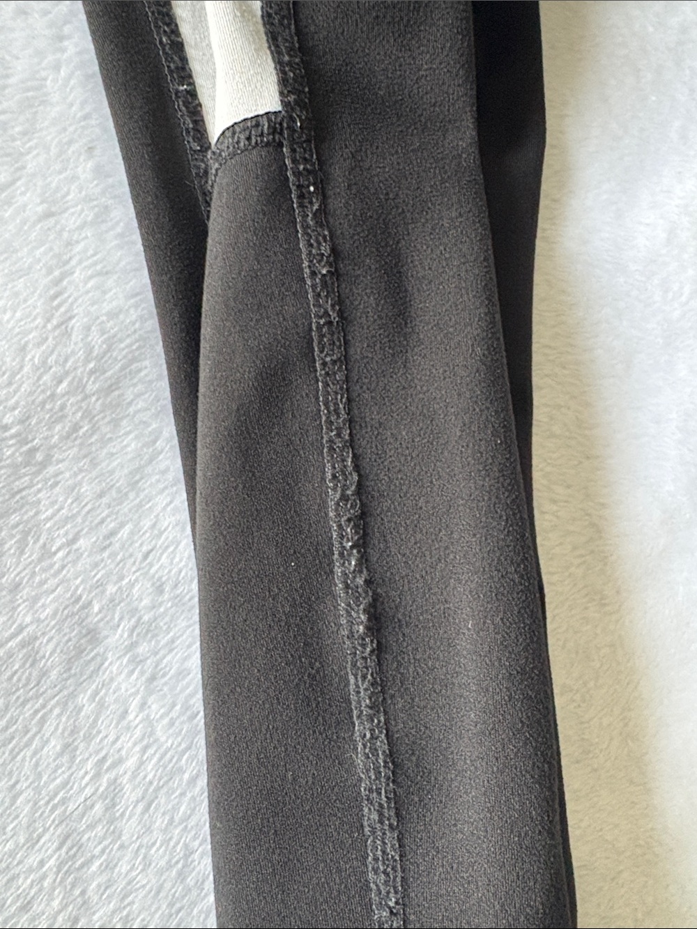 Reebok Black and White Capri Leggings with Pink Logo - Picture 6 of 9